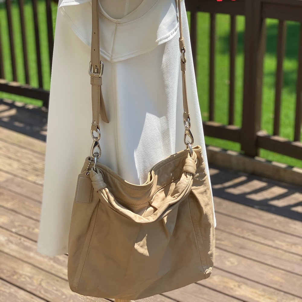 Soft leather COACH bag with Detachable strap